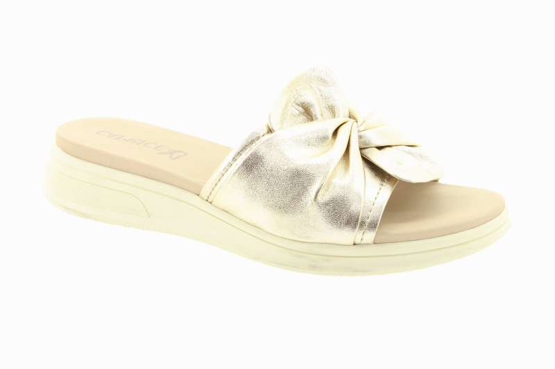 CAPRICE Dámské zlaté kožené pantofle