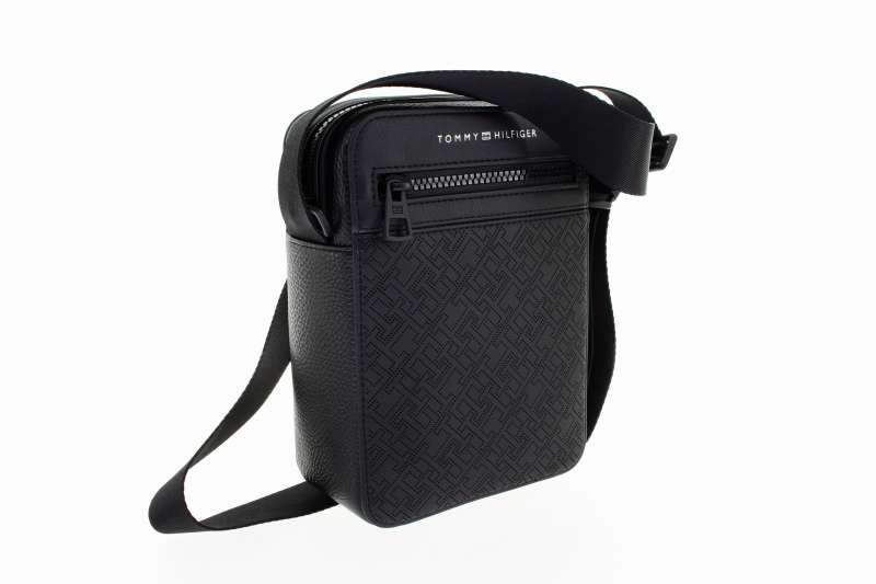 TOMMY HILFIGER Pánský černý crossover