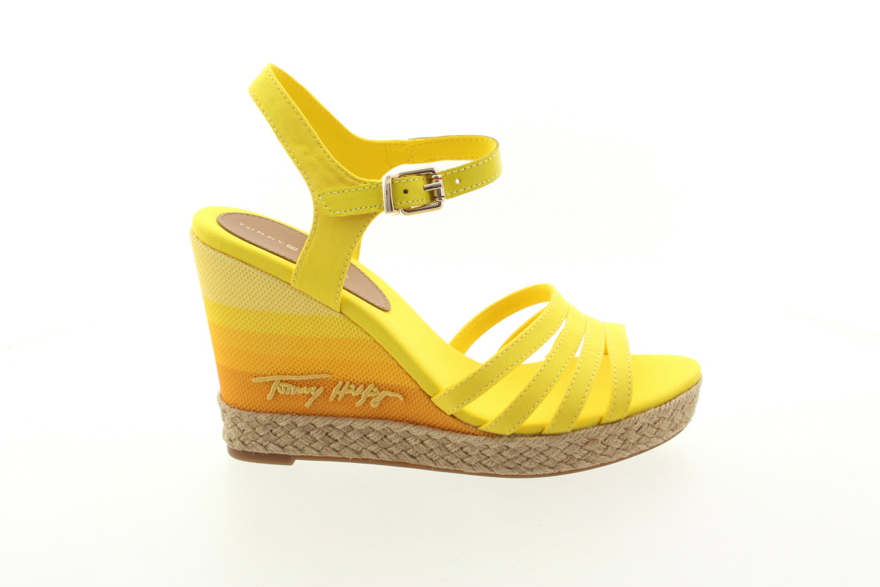 TOMMY HILFIGER Dámské sandálky na klínu žluté