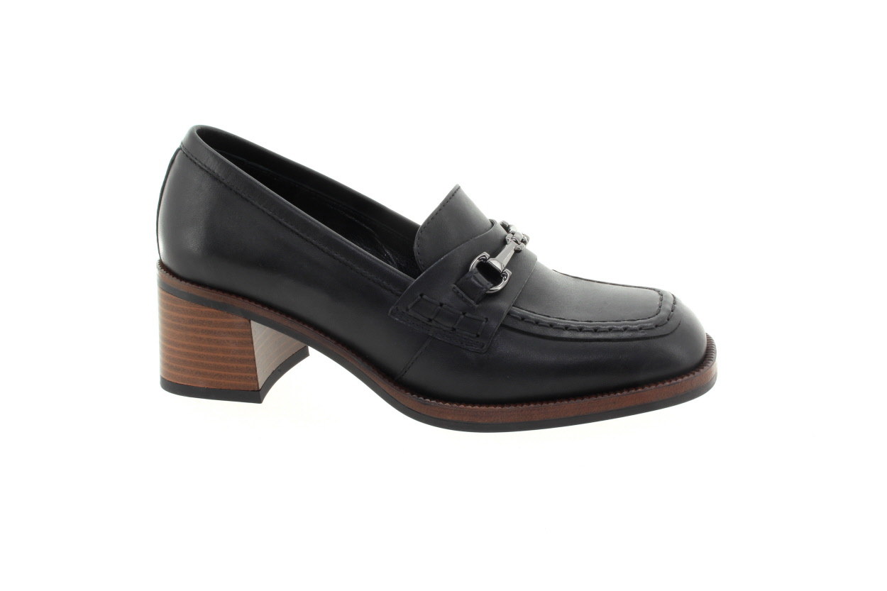 NERO GIARDINI Dámské černé kožené mokasíny